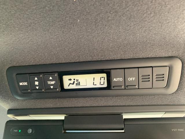 エスティマ アエラス　プレミアム　純正９インチナビ　ＴＶ　ラジオ　Ｂｌｕｅｔｏｏｔｈ　ＣＤ　ＤＶＤ　バックカメラ　ハーフレザーシート　革巻きハンドルコーナーセンサー　パワーシート　両側パワースライド　ＬＥＤヘッドライト　フリップダウン（19枚目）