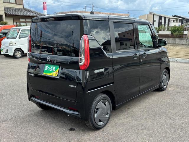 ルークス Ｘ　社外オーディオ（ＢＴ／ＦＭ／ＡＭ）全方位モニター　バックカメラ　ステリモ　ドラレコ　プッシュスタート　オートライト　オートエアコン　片側パワースライド　禁煙車　電格ミラー　マット（7枚目）