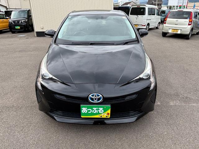 プリウス Ｓ　社外ナビ（ＢＴ／ＦＭ／ＡＭ／ＴＶ）バックカメラ　バックカメラ　革巻きハンドル　ステリモ　オートライト　オートエアコン　プッシュスタート　ＥＴＣ　横滑り防止　電格ミラー　マット　バイザ（4枚目）