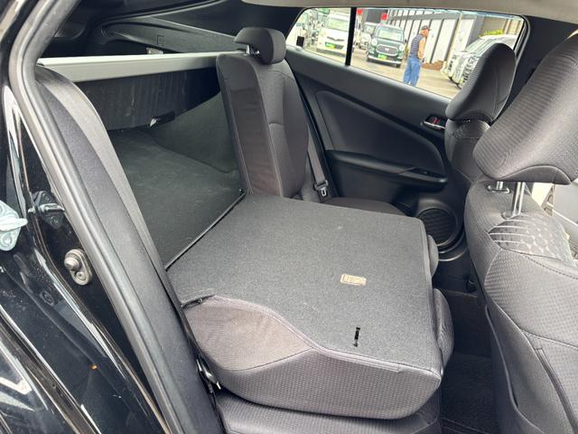 プリウス Ｓ　社外ナビ（ＢＴ／ＦＭ／ＡＭ／ＴＶ）バックカメラ　バックカメラ　革巻きハンドル　ステリモ　オートライト　オートエアコン　プッシュスタート　ＥＴＣ　横滑り防止　電格ミラー　マット　バイザ（27枚目）