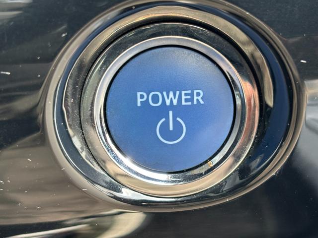 プリウス Ｓ　社外ナビ（ＢＴ／ＦＭ／ＡＭ／ＴＶ）バックカメラ　バックカメラ　革巻きハンドル　ステリモ　オートライト　オートエアコン　プッシュスタート　ＥＴＣ　横滑り防止　電格ミラー　マット　バイザ（41枚目）