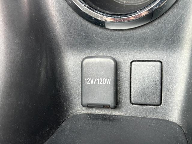 プリウス Ｓ　社外ナビ（ＢＴ／ＦＭ／ＡＭ／ＴＶ）バックカメラ　バックカメラ　革巻きハンドル　ステリモ　オートライト　オートエアコン　プッシュスタート　ＥＴＣ　横滑り防止　電格ミラー　マット　バイザ（46枚目）