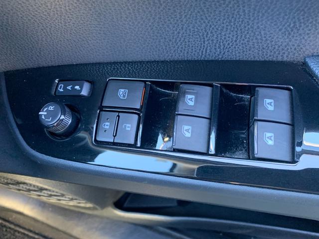 プリウス Ｓ　社外ナビ（ＢＴ／ＦＭ／ＡＭ／ＴＶ）バックカメラ　バックカメラ　革巻きハンドル　ステリモ　オートライト　オートエアコン　プッシュスタート　ＥＴＣ　横滑り防止　電格ミラー　マット　バイザ（48枚目）