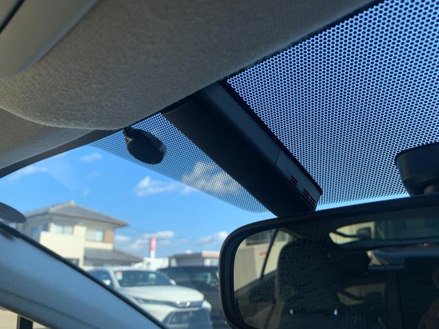 プリウス Ｓ　社外ナビ（ＢＴ／ＦＭ／ＡＭ／ＴＶ）バックカメラ　バックカメラ　革巻きハンドル　ステリモ　オートライト　オートエアコン　プッシュスタート　ＥＴＣ　横滑り防止　電格ミラー　マット　バイザ（52枚目）