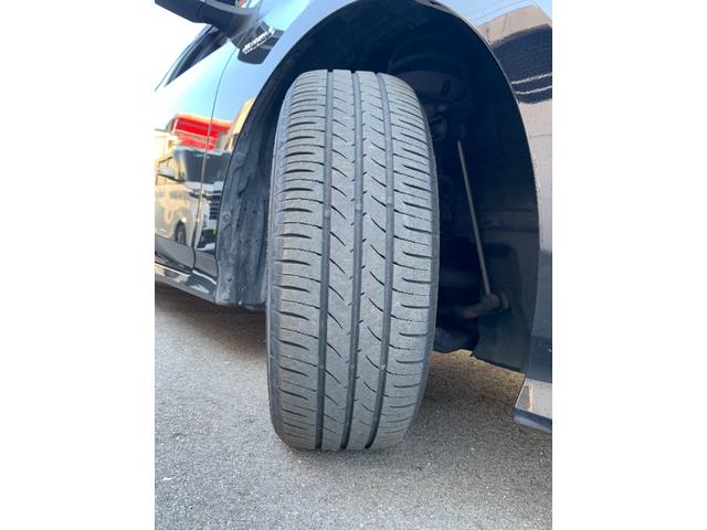 プリウス Ｓ　社外ナビ（ＢＴ／ＦＭ／ＡＭ／ＴＶ）バックカメラ　バックカメラ　革巻きハンドル　ステリモ　オートライト　オートエアコン　プッシュスタート　ＥＴＣ　横滑り防止　電格ミラー　マット　バイザ（54枚目）