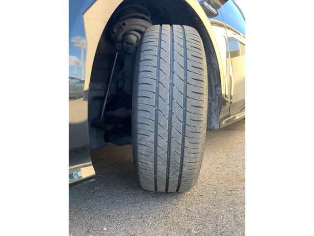 プリウス Ｓ　社外ナビ（ＢＴ／ＦＭ／ＡＭ／ＴＶ）バックカメラ　バックカメラ　革巻きハンドル　ステリモ　オートライト　オートエアコン　プッシュスタート　ＥＴＣ　横滑り防止　電格ミラー　マット　バイザ（55枚目）