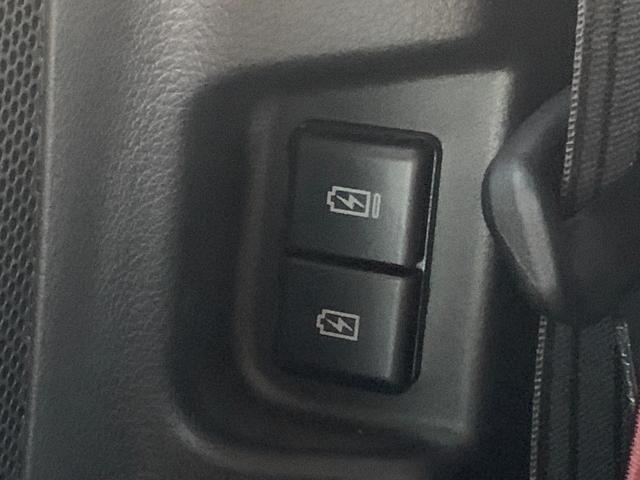 スペーシアカスタム ハイブリッドＸＳターボ　純正９インチナビ（ＴＶ／ＢＴ／ＦＭ／ＡＭ）　アラウンドビューモニター　両側パワスラ　ステアリレーダーブレーキサポート　ＨＩＤヘッドライト　シートヒーター　片側パワースライドドア　ＥＴＣ　コーナーＳ（32枚目）