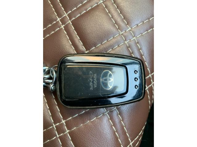 Ｃ－ＨＲ Ｇ　純正９インチナビ（ＢＴ／ＦＭ／ＡＭ／ＴＶ）バックカメラ　ＥＴＣ２．０　ドラレコ　シートカバー　ＬＥＤヘットライト　革巻きハンドル　ステリモ　クルコン　前席シートヒーター　オートライト　オートエアコン（58枚目）