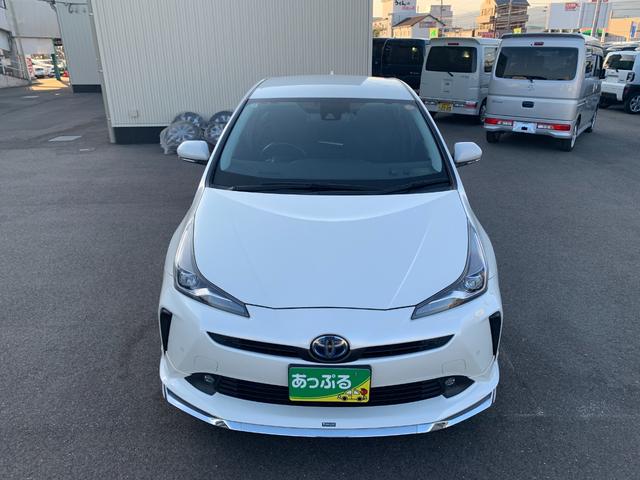 プリウス Ａ　純正ナビ（ＴＶ／ＢＴ／ＦＭ／ＡＭ）　プリクラッシュセーフティ　ブラインドスポット　ヘッドアップディスプレイ　バックカメラ　　革巻きハンドル　ステリモ　クルコン　オートハイビーム　ドラレコ　オートライト（5枚目）