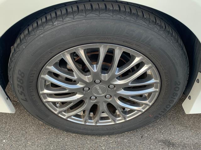 プリウス Ａ　純正ナビ（ＴＶ／ＢＴ／ＦＭ／ＡＭ）　プリクラッシュセーフティ　ブラインドスポット　ヘッドアップディスプレイ　バックカメラ　　革巻きハンドル　ステリモ　クルコン　オートハイビーム　ドラレコ　オートライト（22枚目）