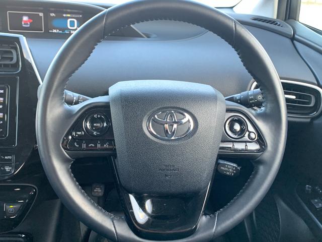 プリウス Ａ　純正ナビ（ＴＶ／ＢＴ／ＦＭ／ＡＭ）　プリクラッシュセーフティ　ブラインドスポット　ヘッドアップディスプレイ　バックカメラ　　革巻きハンドル　ステリモ　クルコン　オートハイビーム　ドラレコ　オートライト（33枚目）