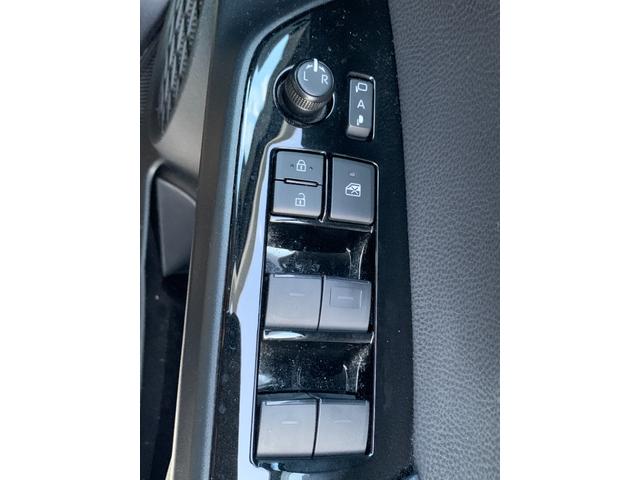 プリウス Ａ　純正ナビ（ＴＶ／ＢＴ／ＦＭ／ＡＭ）　プリクラッシュセーフティ　ブラインドスポット　ヘッドアップディスプレイ　バックカメラ　　革巻きハンドル　ステリモ　クルコン　オートハイビーム　ドラレコ　オートライト（54枚目）