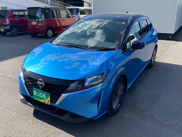 ノート Ｘ　純正９インチナビ（ＢＴ／ＦＭ／ＡＭ／ＴＶ）バックカメラ　アラウンドビューモニター　ＥＴＣ　バックカメラ　ワイアレス充電　コーナーセンサー　デジタルインナーミラー　ＳＯＳコール　オートライト（3枚目）