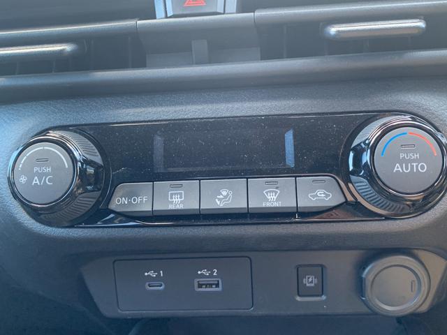 ノート Ｘ　純正９インチナビ（ＢＴ／ＦＭ／ＡＭ／ＴＶ）バックカメラ　アラウンドビューモニター　ＥＴＣ　バックカメラ　ワイアレス充電　コーナーセンサー　デジタルインナーミラー　ＳＯＳコール　オートライト（49枚目）