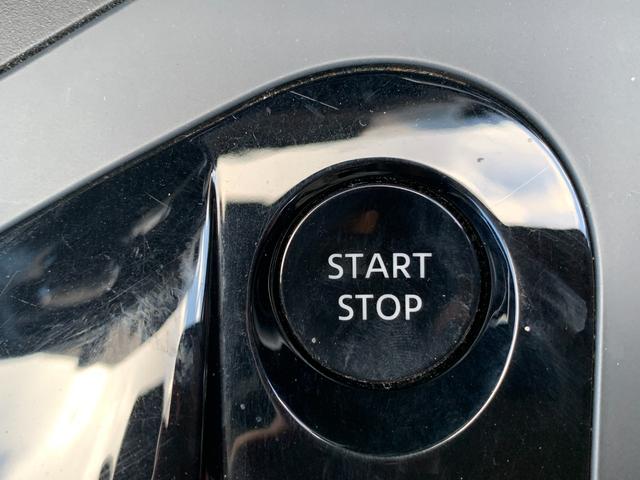 ノート Ｘ　純正９インチナビ（ＢＴ／ＦＭ／ＡＭ／ＴＶ）バックカメラ　アラウンドビューモニター　ＥＴＣ　バックカメラ　ワイアレス充電　コーナーセンサー　デジタルインナーミラー　ＳＯＳコール　オートライト（53枚目）