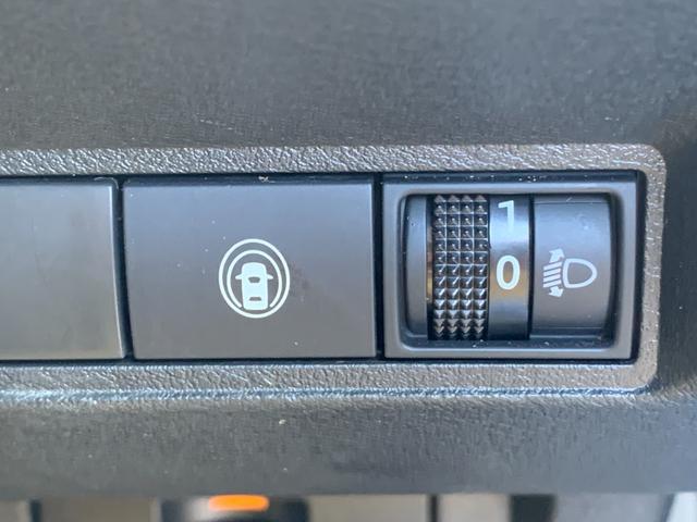 ノート Ｘ　純正９インチナビ（ＢＴ／ＦＭ／ＡＭ／ＴＶ）バックカメラ　アラウンドビューモニター　ＥＴＣ　バックカメラ　ワイアレス充電　コーナーセンサー　デジタルインナーミラー　ＳＯＳコール　オートライト（59枚目）