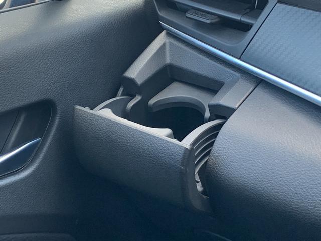 ノート Ｘ　純正９インチナビ（ＢＴ／ＦＭ／ＡＭ／ＴＶ）バックカメラ　アラウンドビューモニター　ＥＴＣ　バックカメラ　ワイアレス充電　コーナーセンサー　デジタルインナーミラー　ＳＯＳコール　オートライト（62枚目）