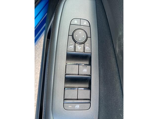 ノート Ｘ　純正９インチナビ（ＢＴ／ＦＭ／ＡＭ／ＴＶ）バックカメラ　アラウンドビューモニター　ＥＴＣ　バックカメラ　ワイアレス充電　コーナーセンサー　デジタルインナーミラー　ＳＯＳコール　オートライト（63枚目）