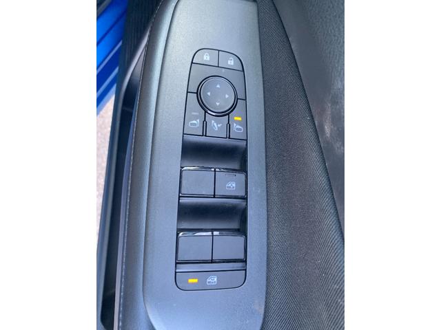 ノート Ｘ　純正９インチナビ（ＢＴ／ＦＭ／ＡＭ／ＴＶ）バックカメラ　アラウンドビューモニター　ＥＴＣ　バックカメラ　ワイアレス充電　コーナーセンサー　デジタルインナーミラー　ＳＯＳコール　オートライト（70枚目）