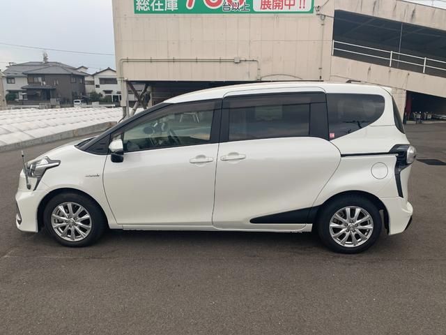 シエンタ ハイブリッドＧ　純正ナビ（ＢＴ／ＦＭ／ＡＭ／ＴＶ）バックカメラ　モデリスタエアロ　ドラレコ　ＥＴＣ　革巻きハンドル　両側パワースライド　ステリモ　横滑り防止　車線逸脱　衝突軽減　トヨタセーフティ　オートライト（15枚目）