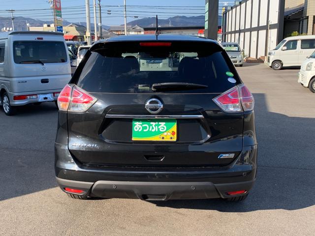 エクストレイル ２０Ｘ　ハイブリッド　エマージェンシーブレーキＰ　４ＷＤ　純正８インチナビ（ＴＶ／ＢＴ／ＦＭ／ＡＭ）　バックカメラ　革巻きハンドル　ステリモ　電動リアゲート　前席シートヒーター　ＥＴＣ　オートライト　オートエアコン　電格ミラー　マット　バイザー（12枚目）