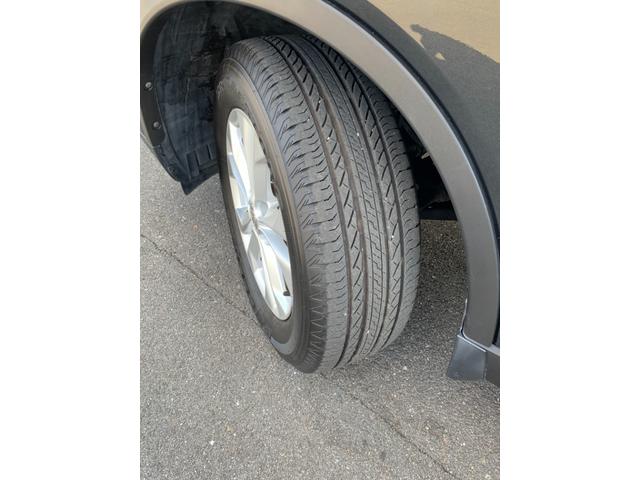 エクストレイル ２０Ｘ　ハイブリッド　エマージェンシーブレーキＰ　４ＷＤ　純正８インチナビ（ＴＶ／ＢＴ／ＦＭ／ＡＭ）　バックカメラ　革巻きハンドル　ステリモ　電動リアゲート　前席シートヒーター　ＥＴＣ　オートライト　オートエアコン　電格ミラー　マット　バイザー（17枚目）