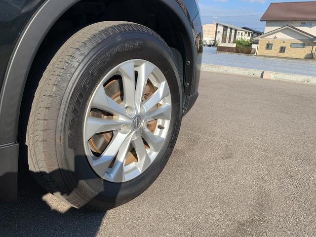 エクストレイル ２０Ｘ　ハイブリッド　エマージェンシーブレーキＰ　４ＷＤ　純正８インチナビ（ＴＶ／ＢＴ／ＦＭ／ＡＭ）　バックカメラ　革巻きハンドル　ステリモ　電動リアゲート　前席シートヒーター　ＥＴＣ　オートライト　オートエアコン　電格ミラー　マット　バイザー（20枚目）