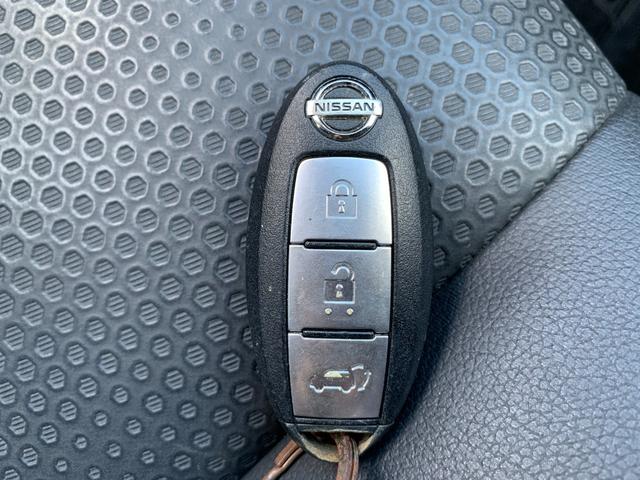 エクストレイル ２０Ｘ　ハイブリッド　エマージェンシーブレーキＰ　４ＷＤ　純正８インチナビ（ＴＶ／ＢＴ／ＦＭ／ＡＭ）　バックカメラ　革巻きハンドル　ステリモ　電動リアゲート　前席シートヒーター　ＥＴＣ　オートライト　オートエアコン　電格ミラー　マット　バイザー（57枚目）