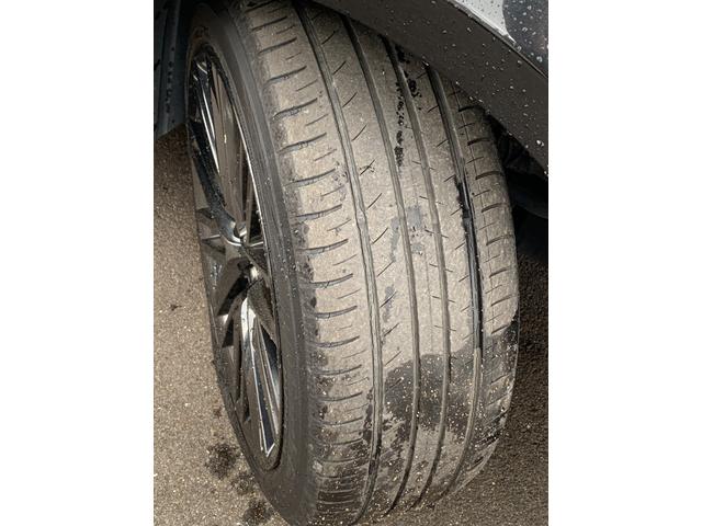 クラウンハイブリッド アスリートＳ　ブラックスタイル　純正ナビ（ＴＶ／ＢＴ／ＦＭ）　バックカメラ　サンルーフ　革巻きハンドル　ドラレコ　スイングレジスター　ステリモ　クルコン　前席シートヒーター　電動シート　コーナーセンサー　横滑り防止　オートエアコン（4枚目）