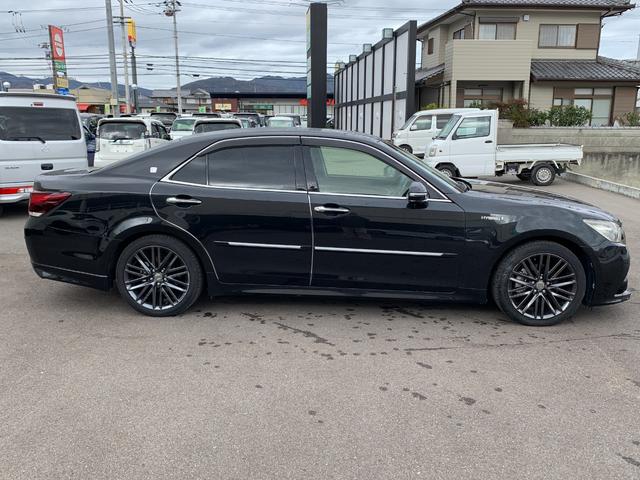 クラウンハイブリッド アスリートＳ　ブラックスタイル　純正ナビ（ＴＶ／ＢＴ／ＦＭ）　バックカメラ　サンルーフ　革巻きハンドル　ドラレコ　スイングレジスター　ステリモ　クルコン　前席シートヒーター　電動シート　コーナーセンサー　横滑り防止　オートエアコン（15枚目）