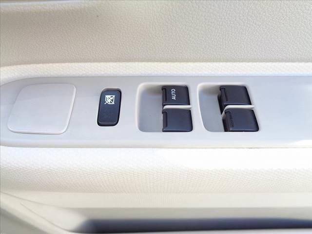 G レーダーブレーキサポート 5AGS 社外CDデッキ スマートキー Pスタート 横滑り防止 リアワイパー セキュリティアラーム ACソケット シートリフター ベンチシート Pガラス マットバイザー(22枚目)