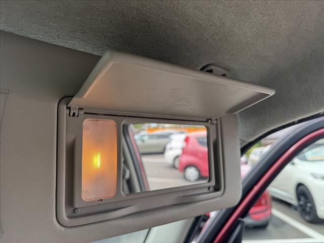 ミラジーノ プレミアムＬ　車検整備付　社外ＳＤナビ　地デジ　ＤＶＤ再生　ＥＴＣ　ＭＯＭＯ製ウッドコンビハンドル　電格ミラー　キーレス　レザー調シートカバー　ＬＥＤヘッド　フォグライト　Ｐガラス　社外１４ＡＷ　マットバイザー（25枚目）