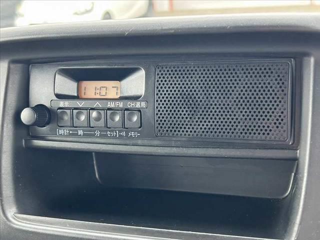 ＮＶ１００クリッパーバン ＤＸ　ハイルーフ　５ＡＧＳ　２ｎｄ発進　ＥＴＣ　キーレス　スペアキー　ラジオチューナー　プライバシーガラス　アクセサリーソケット　ヘッドライトレベライザー　ゴムマット　バイザー（5枚目）