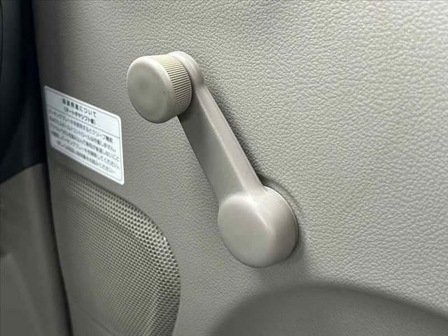ＮＶ１００クリッパーバン ＤＸ　ハイルーフ　５ＡＧＳ　２ｎｄ発進　ＥＴＣ　キーレス　スペアキー　ラジオチューナー　プライバシーガラス　アクセサリーソケット　ヘッドライトレベライザー　ゴムマット　バイザー（25枚目）