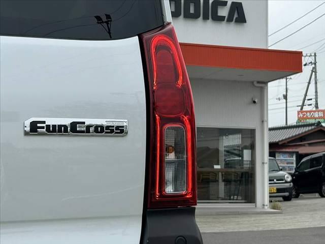 タント ファンクロス　禁煙　ブラックルーフ　パノラマモニター　両電　スマアシ　純正ＳＤナビ　フルセグ　ＢＴ　ＤＶＤ　ステリモ　電子Ｐ　ＥＴＣ　ドラレコ　スマートキーＸ２　Ｆシートヒーター　純正１４ＡＷ　Ｒセンサー（38枚目）