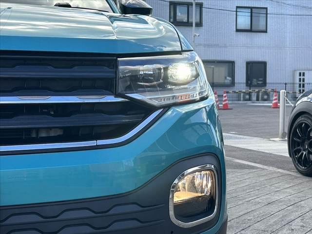 Ｔ－クロス ＴＳＩ　１ｓｔプラス　オールインセーフティ　Ａクルコン　Ａハイビーム　ＢＳＭ　純正ナビ　ＢＴ　Ｂカメラ　ステリモ　コーナーセンサー　オートＬＥＤ　スマートキー　純正１８ＡＷ　チルトステア　シートリフター　ルーフレール（33枚目）