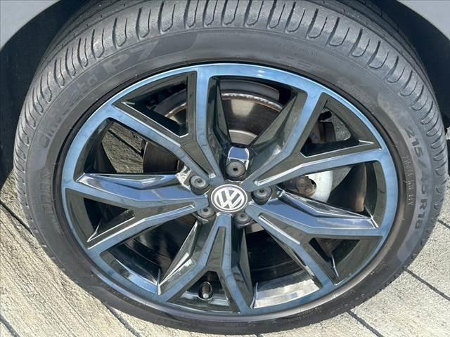 Ｔ－クロス ＴＳＩ　１ｓｔプラス　オールインセーフティ　Ａクルコン　Ａハイビーム　ＢＳＭ　純正ナビ　ＢＴ　Ｂカメラ　ステリモ　コーナーセンサー　オートＬＥＤ　スマートキー　純正１８ＡＷ　チルトステア　シートリフター　ルーフレール（39枚目）