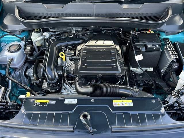 Ｔ－クロス ＴＳＩ　１ｓｔプラス　オールインセーフティ　Ａクルコン　Ａハイビーム　ＢＳＭ　純正ナビ　ＢＴ　Ｂカメラ　ステリモ　コーナーセンサー　オートＬＥＤ　スマートキー　純正１８ＡＷ　チルトステア　シートリフター　ルーフレール（43枚目）