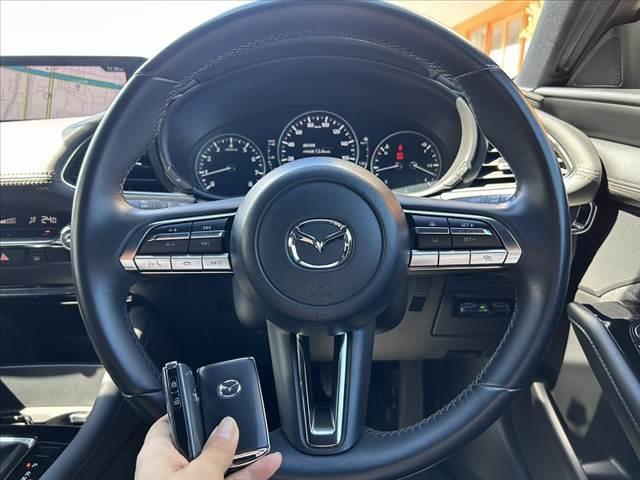 ＭＡＺＤＡ３ファストバック ２０Ｓプロアクティブ　全方位モニター　ナビ　フルセグ　ＤＶＤ再生　ＢＴ　スマートブレーキサポート　レーダークルコン　ＬＥＤオートライト　ヘッドアップディスプレイ　車線逸脱　パーキングセンサー　プッシュスタート（5枚目）