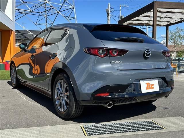 ＭＡＺＤＡ３ファストバック ２０Ｓプロアクティブ　全方位モニター　ナビ　フルセグ　ＤＶＤ再生　ＢＴ　スマートブレーキサポート　レーダークルコン　ＬＥＤオートライト　ヘッドアップディスプレイ　車線逸脱　パーキングセンサー　プッシュスタート（13枚目）