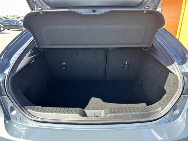 ＭＡＺＤＡ３ファストバック ２０Ｓプロアクティブ　全方位モニター　ナビ　フルセグ　ＤＶＤ再生　ＢＴ　スマートブレーキサポート　レーダークルコン　ＬＥＤオートライト　ヘッドアップディスプレイ　車線逸脱　パーキングセンサー　プッシュスタート（20枚目）