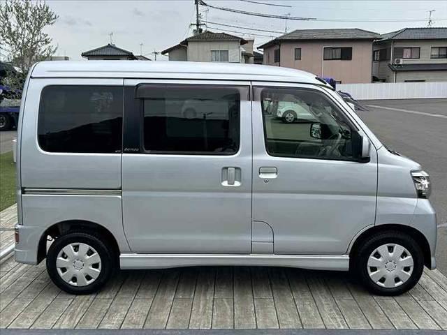 アトレーワゴン カスタムターボＲ　中期　禁煙車　両側スライド　純正ＣＤオーディオ　スマートミラー型ＦＲドラレコ　電格ミラー　キーレス　スペアキー　アームレスト　プライバシーガラス　マットバイザー（11枚目）