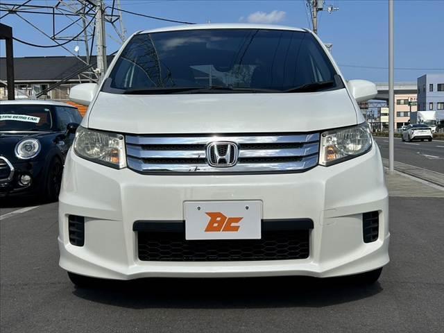 フリードスパイク G エアロ 禁煙車 車検整備付 電動スライドドア ナビ フルセグ バックモニター スマートキー2ケ DVD再生 ETC HIDオートライト マット バイザー ビルトインテーブル プライバシーガラス バニティミラー(9枚目)