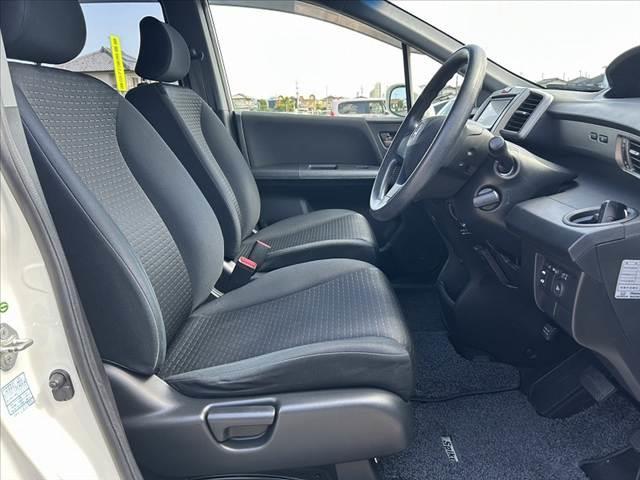 フリードスパイク G エアロ 禁煙車 車検整備付 電動スライドドア ナビ フルセグ バックモニター スマートキー2ケ DVD再生 ETC HIDオートライト マット バイザー ビルトインテーブル プライバシーガラス バニティミラー(16枚目)