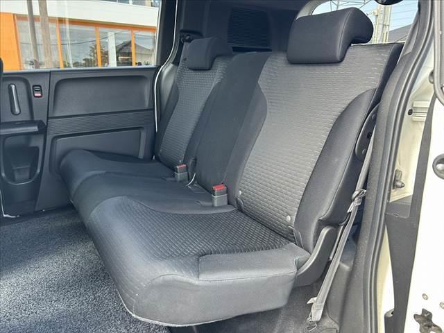 フリードスパイク G エアロ 禁煙車 車検整備付 電動スライドドア ナビ フルセグ バックモニター スマートキー2ケ DVD再生 ETC HIDオートライト マット バイザー ビルトインテーブル プライバシーガラス バニティミラー(18枚目)