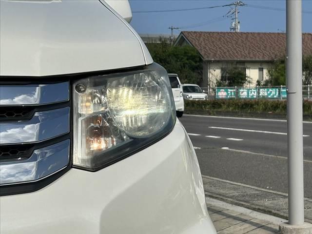 フリードスパイク G エアロ 禁煙車 車検整備付 電動スライドドア ナビ フルセグ バックモニター スマートキー2ケ DVD再生 ETC HIDオートライト マット バイザー ビルトインテーブル プライバシーガラス バニティミラー(31枚目)