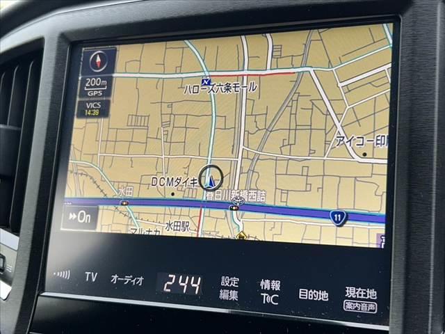 クラウンハイブリッド アスリートS 後期 禁煙車 ムーンルーフ プリクラ レーダークルーズ 黒革シート Pシート シートヒータークーラー 純正ナビ フルセグ BT DVD Bカメラ スマートキー FRドラレコ ETC オートLED OP(3枚目)
