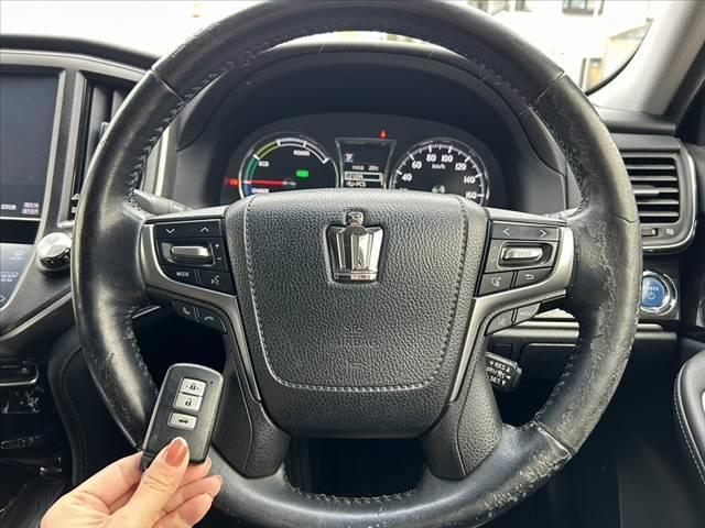 クラウンハイブリッド アスリートS 後期 禁煙車 ムーンルーフ プリクラ レーダークルーズ 黒革シート Pシート シートヒータークーラー 純正ナビ フルセグ BT DVD Bカメラ スマートキー FRドラレコ ETC オートLED OP(5枚目)