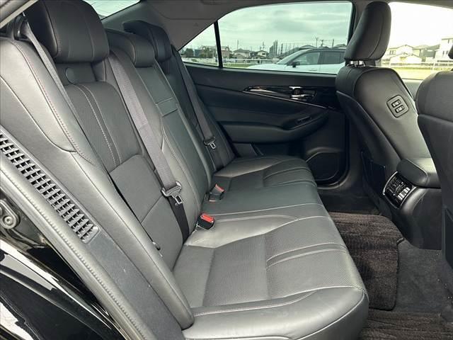 クラウンハイブリッド アスリートS 後期 禁煙車 ムーンルーフ プリクラ レーダークルーズ 黒革シート Pシート シートヒータークーラー 純正ナビ フルセグ BT DVD Bカメラ スマートキー FRドラレコ ETC オートLED OP(19枚目)