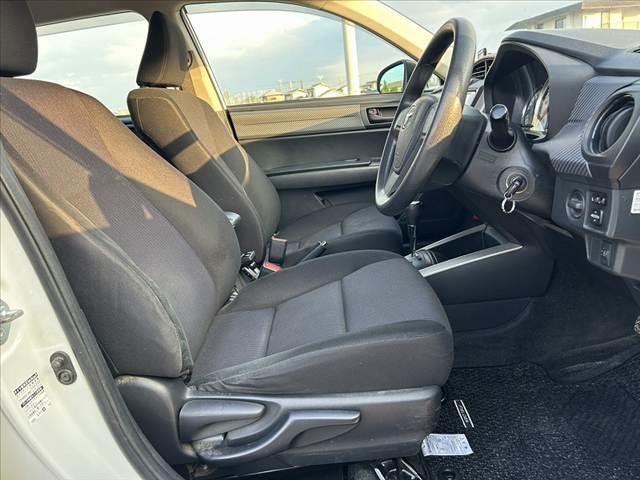 カローラフィールダー １．５Ｘ　禁煙車　車検整備付　アイドリングストップ　ＡＡＣ　純正ＳＤナビ　地デジ　Ｂｌｕｅｔｏｏｔｈ　Ｂカメラ　キーレス　ＥＴＣ　ドラレコ　電格ミラーウインカー　チルトステア　シートリフター（16枚目）